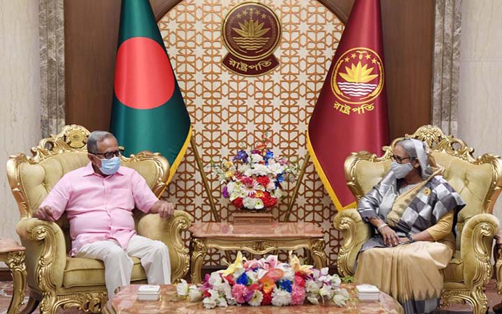 রাষ্ট্রপতির সাথে প্রধানমন্ত্রীর সৌজন্য সাক্ষাৎ